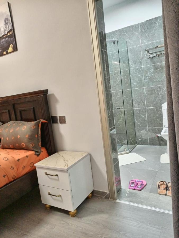 Stayrest Safari Tours New 3 Bedroom Apartments In Kilimani Nairobi With Rooftop Pool Экстерьер фото