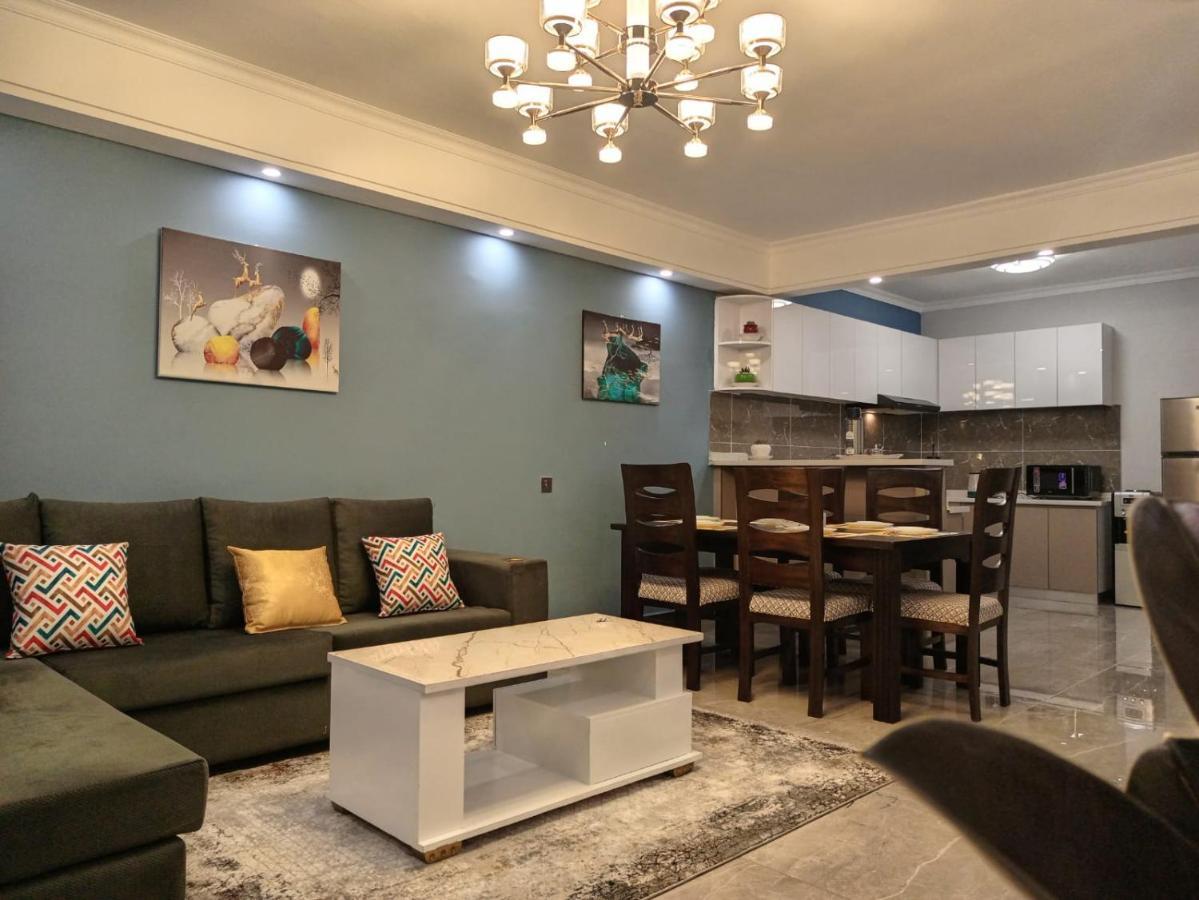 Stayrest Safari Tours New 3 Bedroom Apartments In Kilimani Nairobi With Rooftop Pool Экстерьер фото